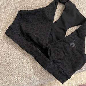 LS Twist Sports Bra - Black Leopard